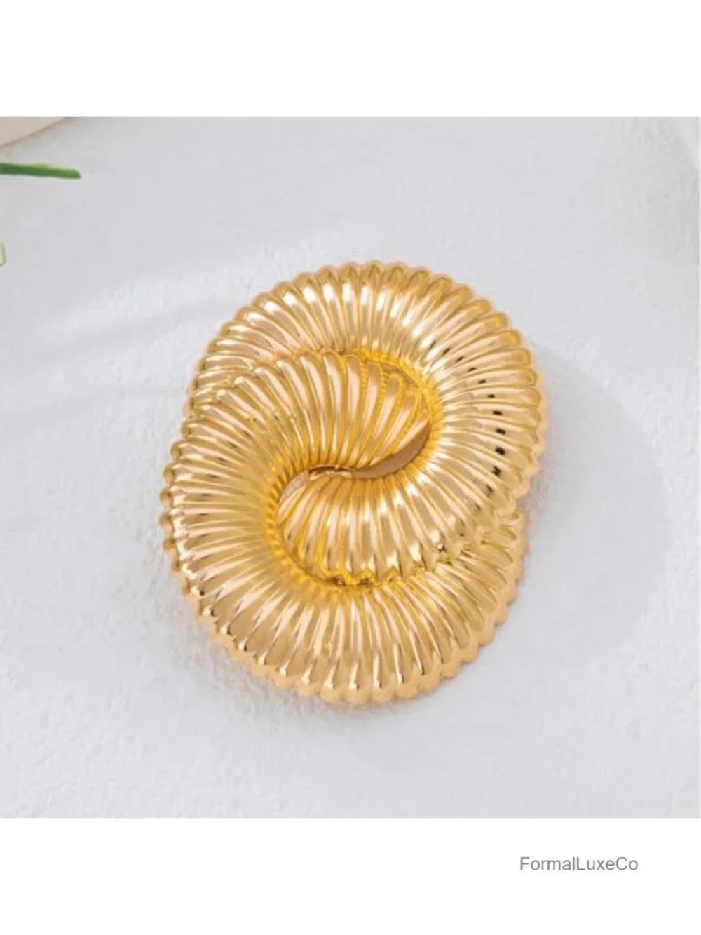 Chunky Gold Brooch Pin for Women - Vintage Irregular Geometric Statement Jewelry